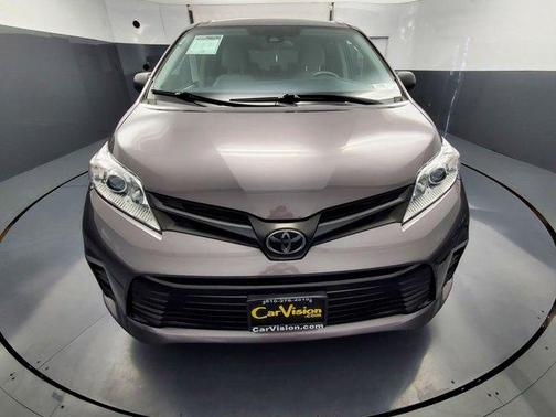 2019 Toyota Sienna L