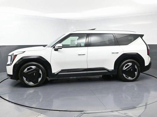 2024 Kia EV9 Land