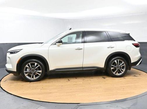 Majestic White 2023 INFINITI QX60 Luxe