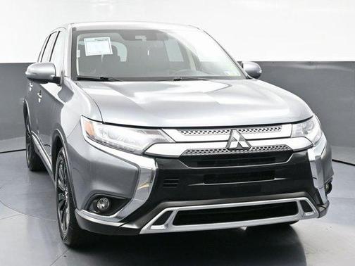 2020 Mitsubishi Outlander SE