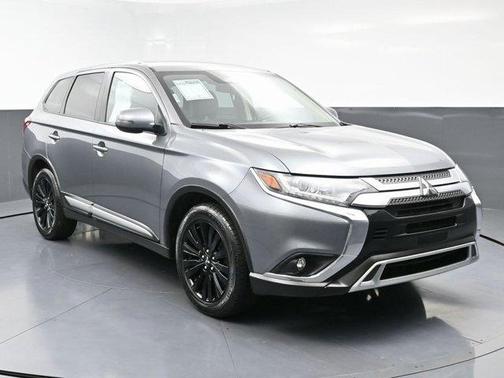 2020 Mitsubishi Outlander SE