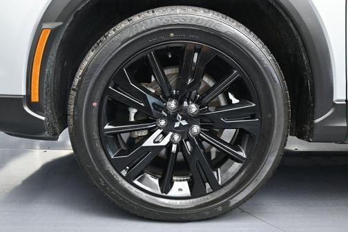 2025 Mitsubishi Eclipse Cross LE