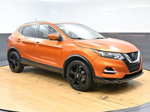 Monarch Orange 2022 Nissan Rogue Sport SL