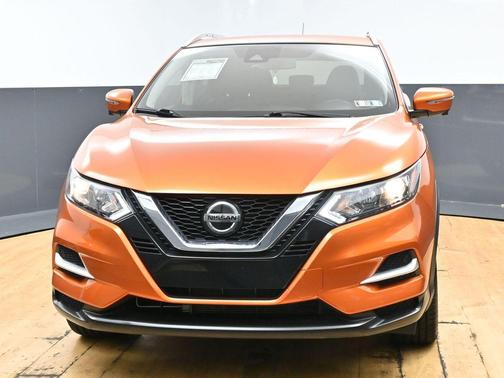 Monarch Orange 2022 Nissan Rogue Sport SL
