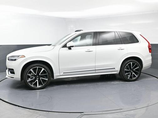 2024 Volvo XC90 B5 Plus Bright Theme