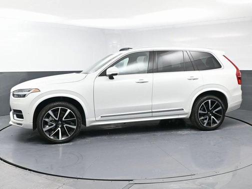 2024 Volvo XC90 B5 Plus Bright Theme