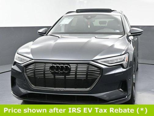 2022 Audi e-tron Premium Plus