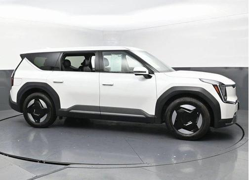 2024 Kia EV9 Light Long Range