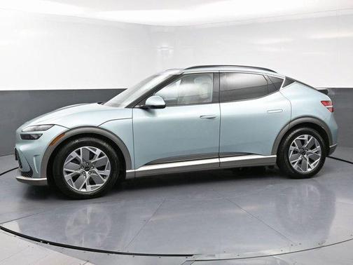 2025 Genesis GV60 Standard