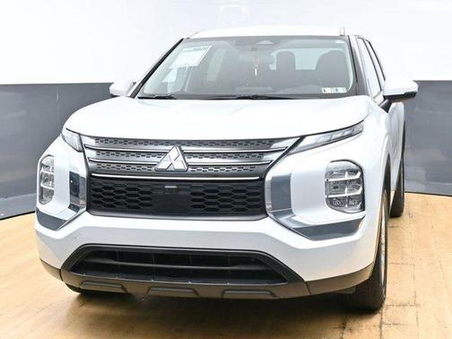 2024 Mitsubishi Outlander ES