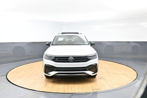 Opal White Pearl Effect 2024 Volkswagen Tiguan 2.0T SE R-Line Black