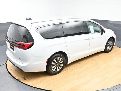 Bright White Clearcoat 2023 Chrysler Pacifica Hybrid Touring L