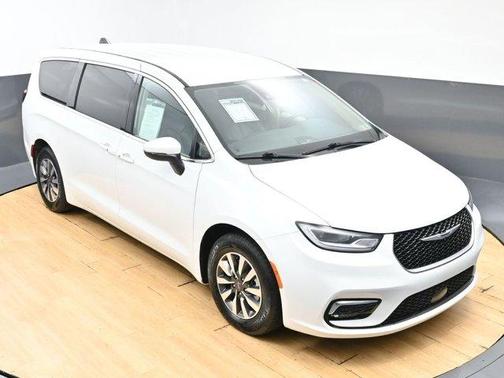 Bright White Clearcoat 2023 Chrysler Pacifica Hybrid Touring L