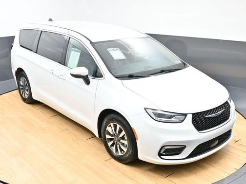 Bright White Clearcoat 2023 Chrysler Pacifica Hybrid Touring L