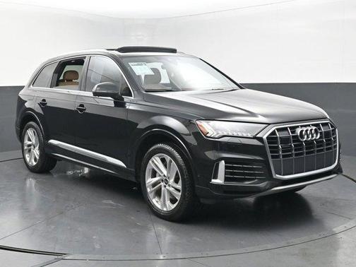 Mythos Black Metallic 2023 Audi Q7 55 Premium Plus