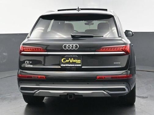Mythos Black Metallic 2023 Audi Q7 55 Premium Plus