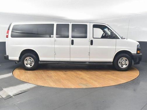 2022 Chevrolet Express 3500 LS