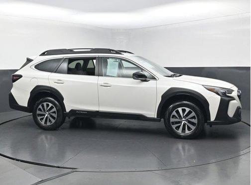 Crystal White Pearl 2025 Subaru Outback Premium