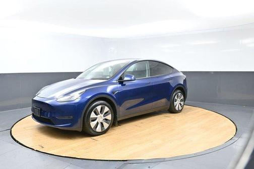 Blue 2022 Tesla Model Y Long Range