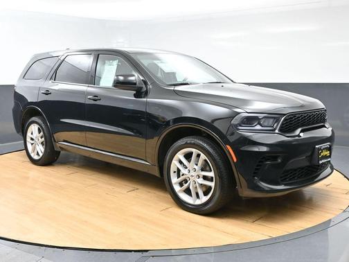 DB Black Crystal Clearcoat 2025 Dodge Durango GT