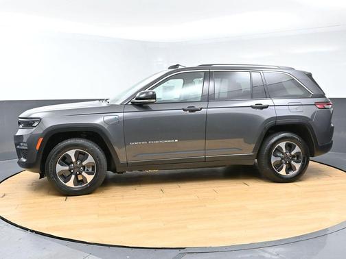 Metallic 2024 Jeep Grand Cherokee 4xe Base