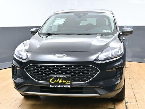 Black Metallic 2022 Ford Escape SE