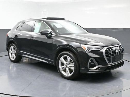2022 Audi Q3 45 S line Premium