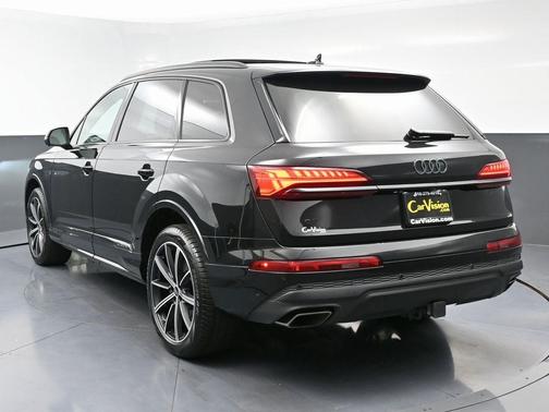 2025 Audi Q7 45 Premium Plus