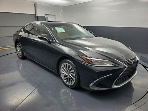2021 Lexus ES 300h Ultra Luxury