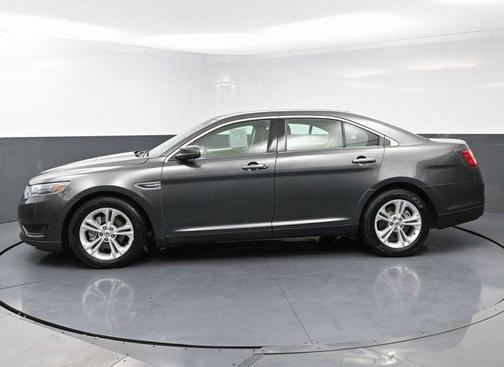 2017 Ford Taurus SE