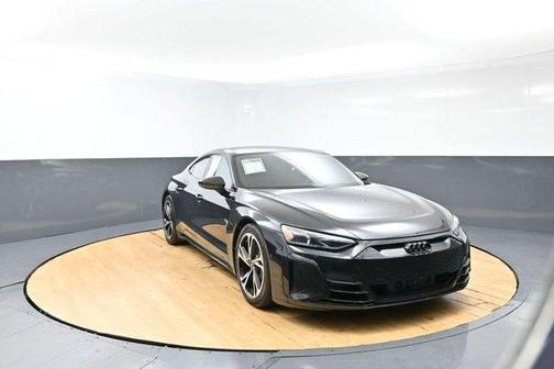 Mythos Black Metallic 2023 Audi e-tron GT Prestige