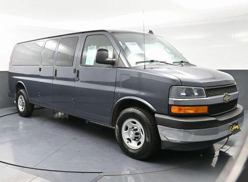 2017 Chevrolet Express 3500 LT