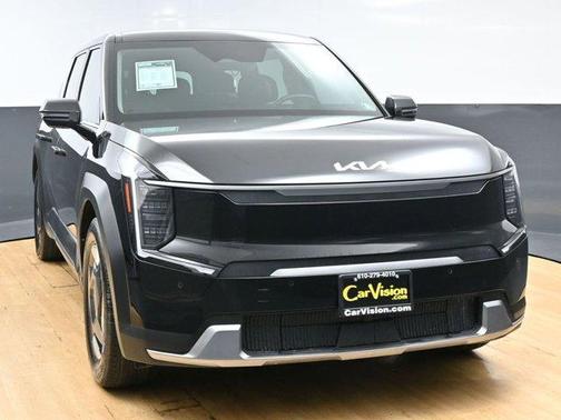 Aurora Black Pearl 2024 Kia EV9 Light Short Range