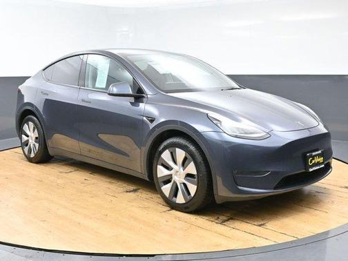 Midnight Silver Metallic 2023 Tesla Model Y Long Range