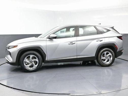 2022 Hyundai TUCSON SE