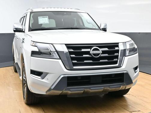 Aspen White TriCoat Pearl 2022 Nissan Armada Platinum