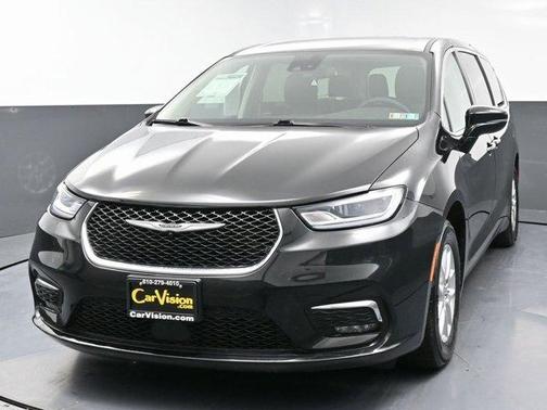 2024 Chrysler Pacifica Touring-L