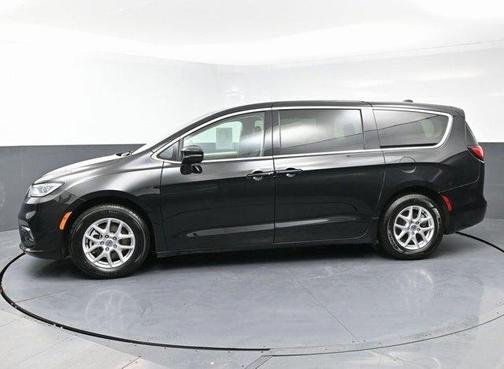 2024 Chrysler Pacifica Touring-L