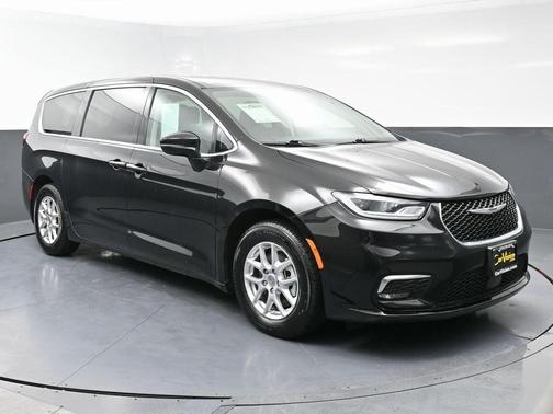 2024 Chrysler Pacifica Touring-L