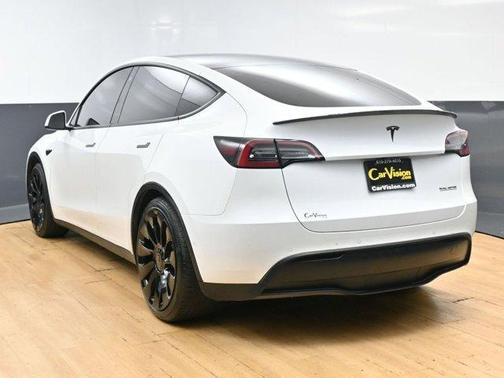Pearl White Multi 2022 Tesla Model Y Performance