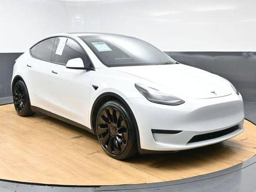 Pearl White Multi 2022 Tesla Model Y Performance