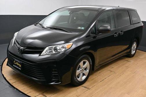 Midnight Black Metallic 2020 Toyota Sienna L