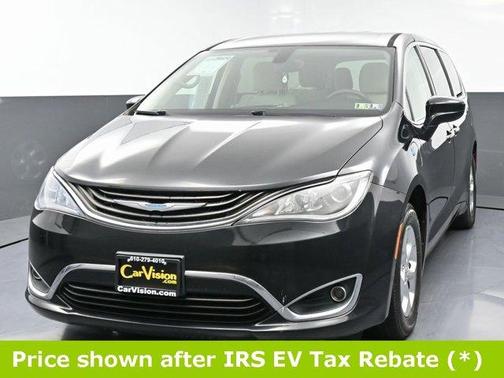 2017 Chrysler Pacifica Hybrid Touring Plus