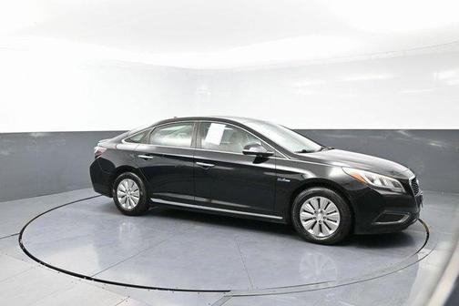 2016 Hyundai SONATA Hybrid SE