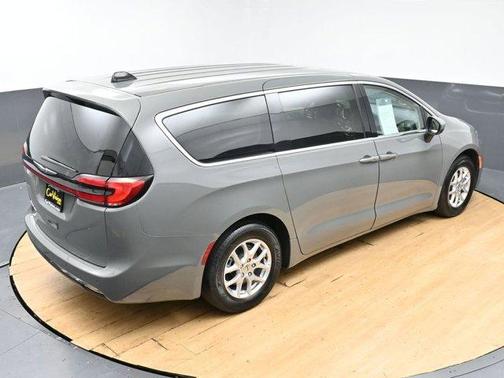 Ceramic Gray Clearcoat 2023 Chrysler Pacifica Touring-L