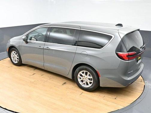 Ceramic Gray Clearcoat 2023 Chrysler Pacifica Touring-L