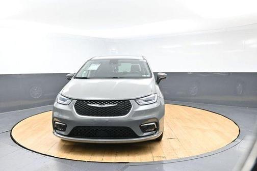 Ceramic Gray Clearcoat 2023 Chrysler Pacifica Touring-L