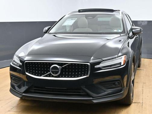 Black 2025 Volvo V60 Cross Country B5 Plus