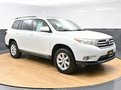 Blizzard Pearl 2013 Toyota Highlander SE