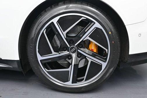 2023 Audi RS e-tron GT Base